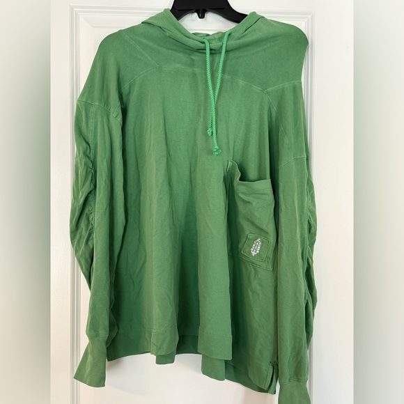 NWT FP Movement Hot Shot Hooded Layer color green sheen - Picture 4 of 4